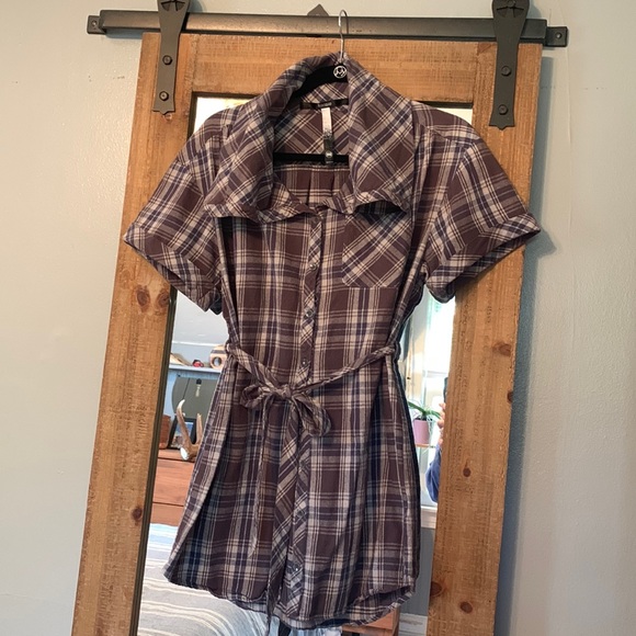 Kenzie short-sleeve, flannel, cowl neck tunic.